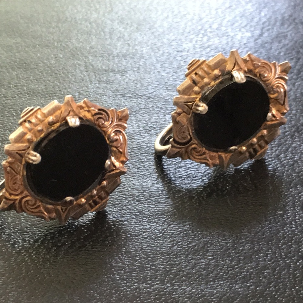 ❤️ Vintage sterling screwback onyx earrings